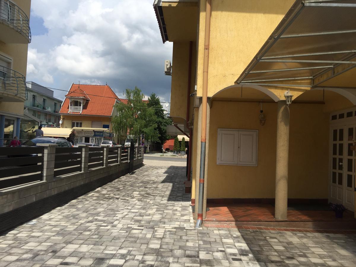 Huerkecz Apartmanhaz Heviz Ngoại thất bức ảnh